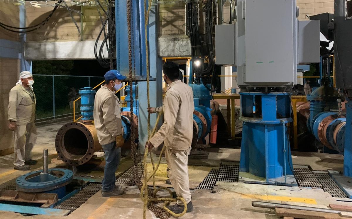 Comapa cambia bombas en planta Laguna de la Puerta
