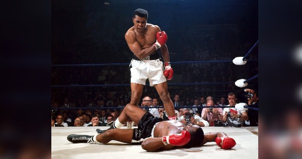 La fotografía histórica de Muhammad Ali y Sonny Liston (Neil Leifer)