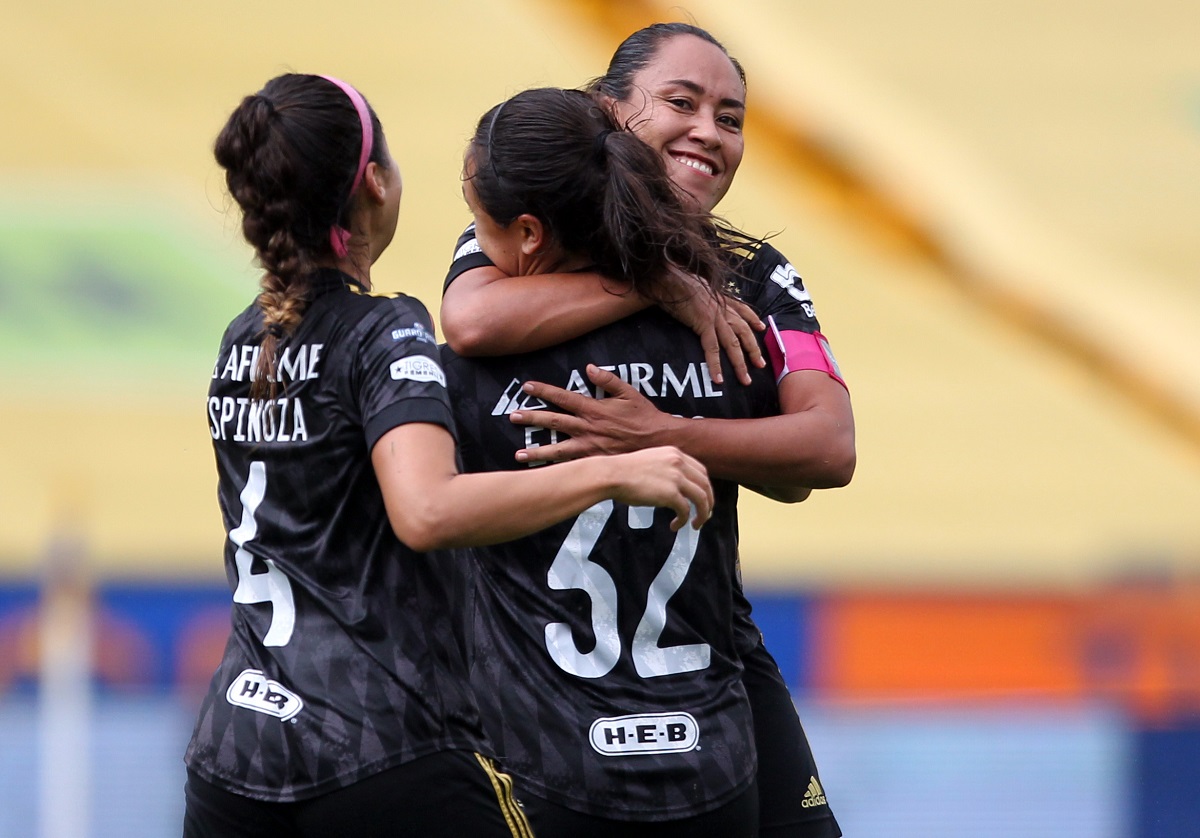 Jugadoras de Tigres Femenil en festejo durante partido frente a Xolos de Tijuana (Imago7)