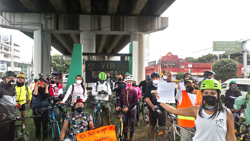 Participó en un rodada desde Naucalpan hasta el Colegio de Policía en la colonia Barrientos de Tlalnepantla. (Especial)