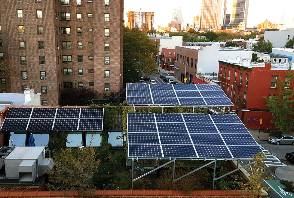 Los activistas neoyorquinos defienden la idea de producir energía renovable, pero solo a pequeña escala.