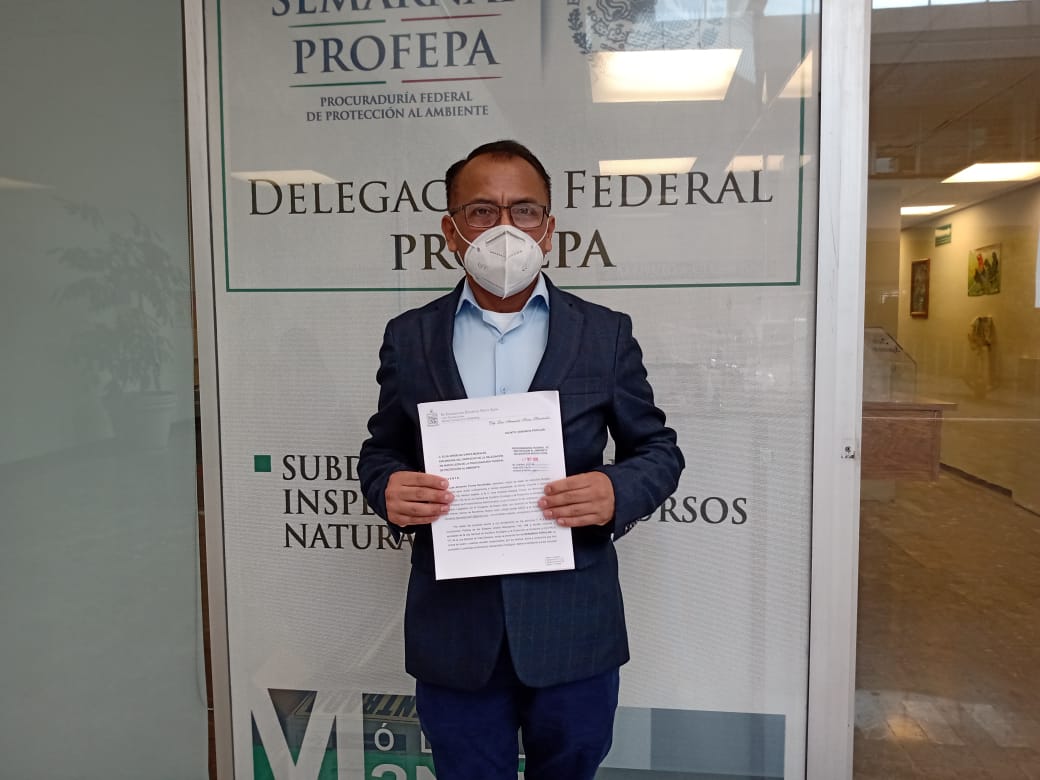 Luis Armando Torres acudió a las instalaciones de la Profepa. Foto: Carolina León.