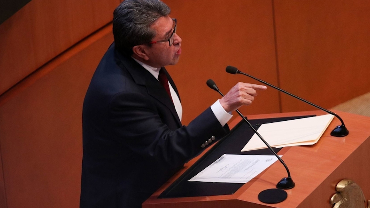 Monreal ofrece mediación del Senado entre CNDH y feministas