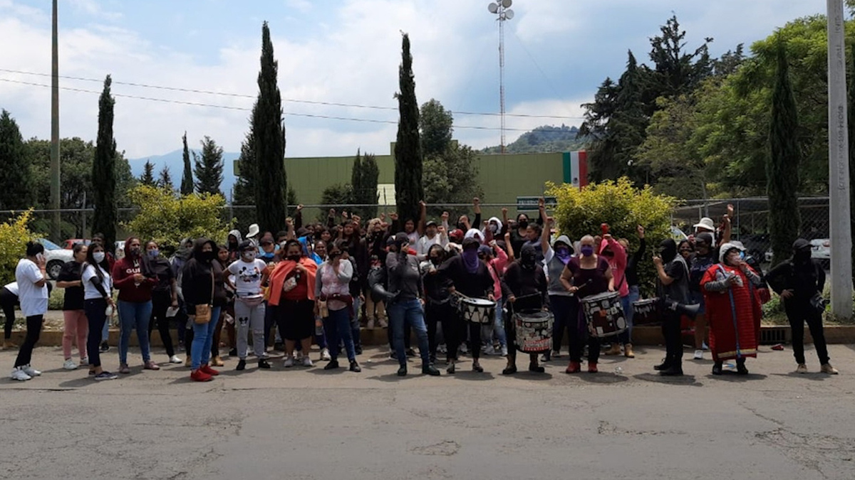 Mujeres protestan afuera del reclusorio Sur por caso Antonio Brindis