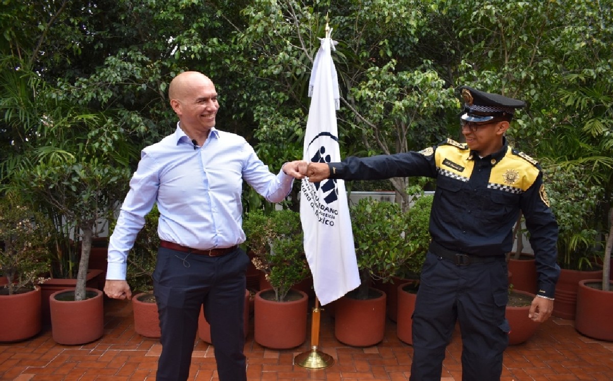 Policía de CdMx que ganó reto de lagartijas será embajador deportivo