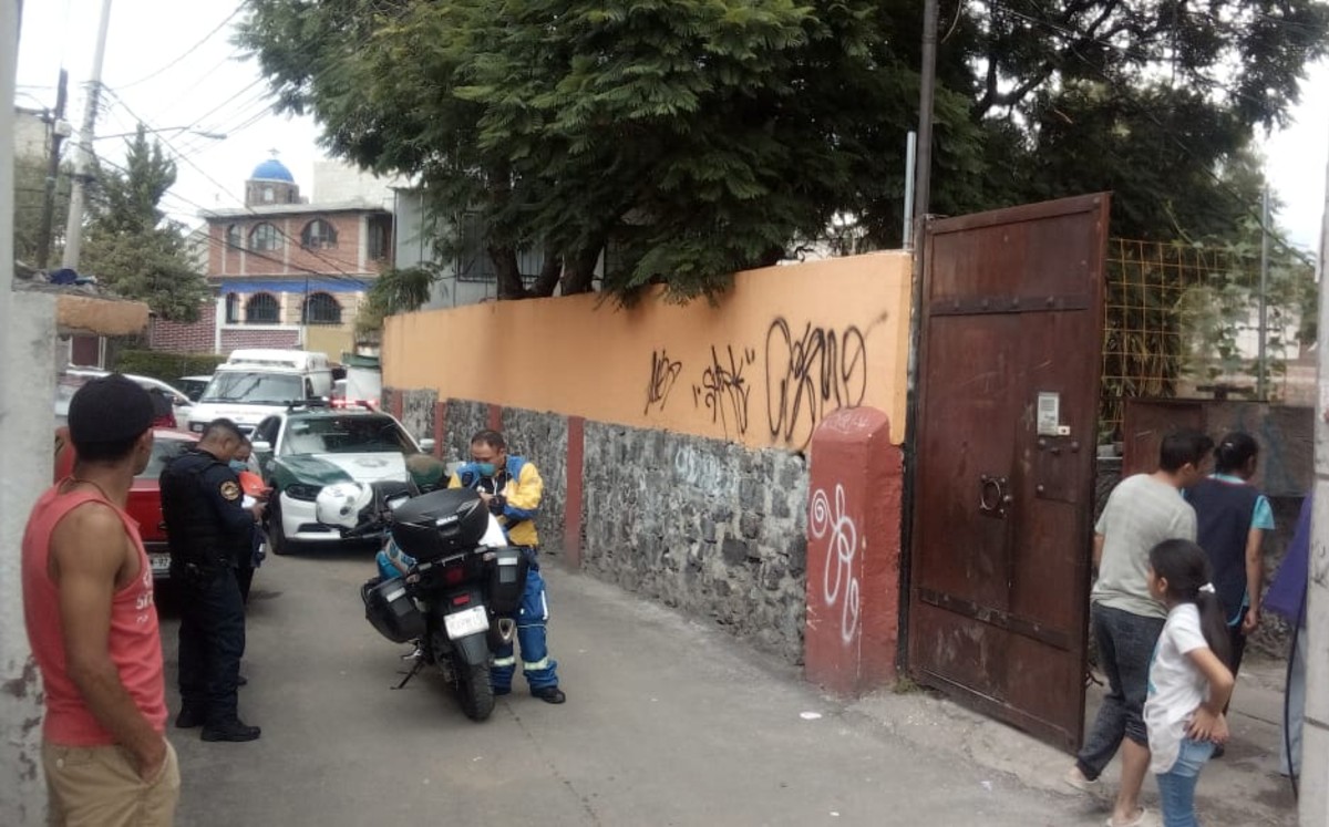 Portón cayó sobre un niño en Coyoacán. (Jorge Becerril)