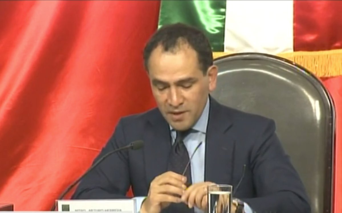 Arturo Herrera durante su discurso en la Cámara de Diputados. Foto: (Especial)