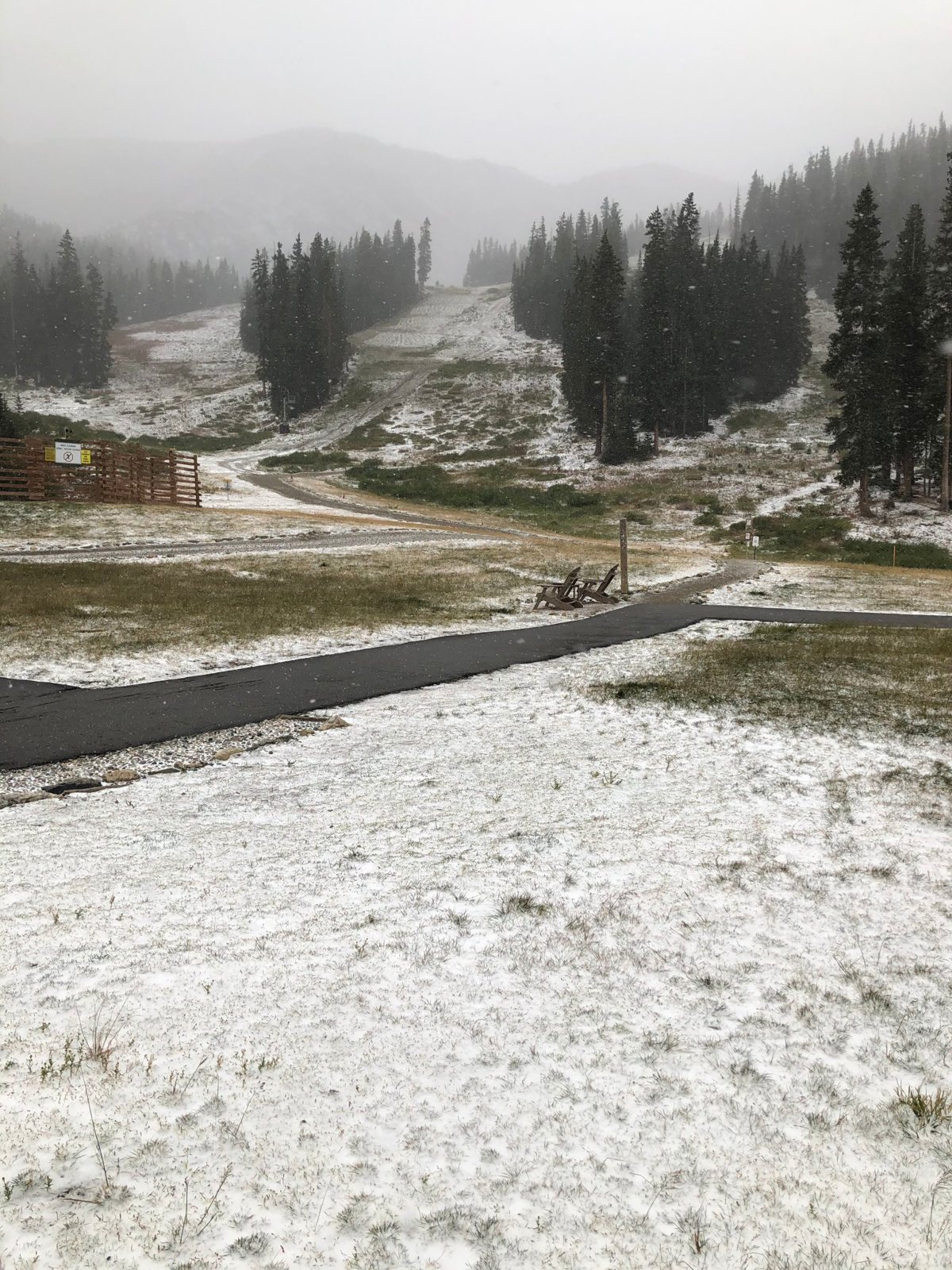 Las nevadas en Colorado se registran a dos días después de alcanzar los 38°C. (Twitter: Arapahoe_Basin)