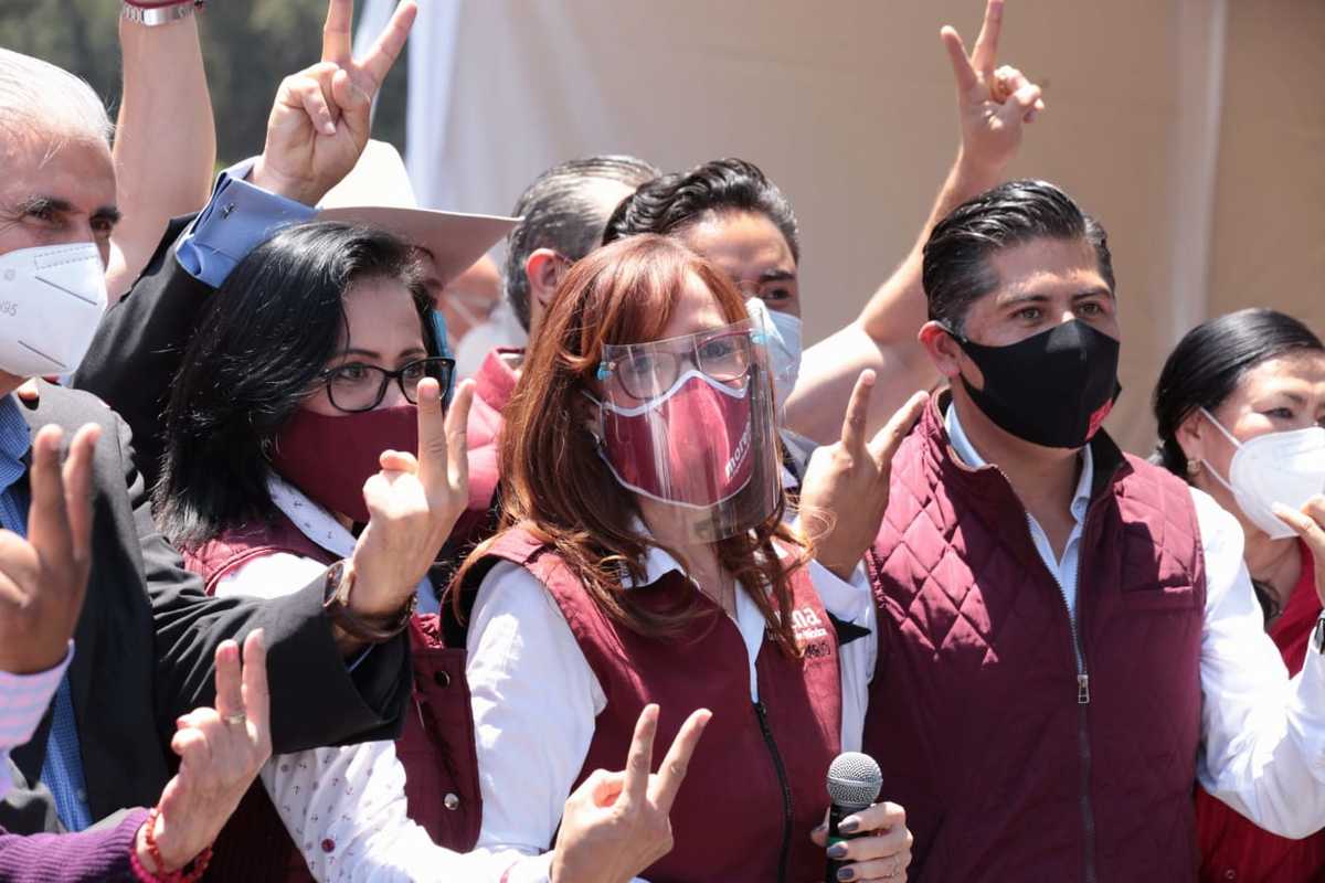 Yeidckol Polevsky durante su registro como candidata a la presidencia de Morena | Foto: Jesús Quintanar