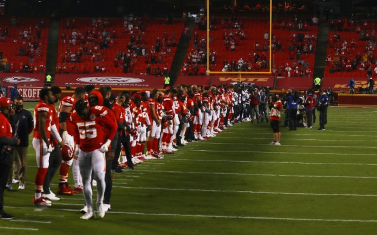 Chiefs y Texans protestan contra el racismo (AFP)