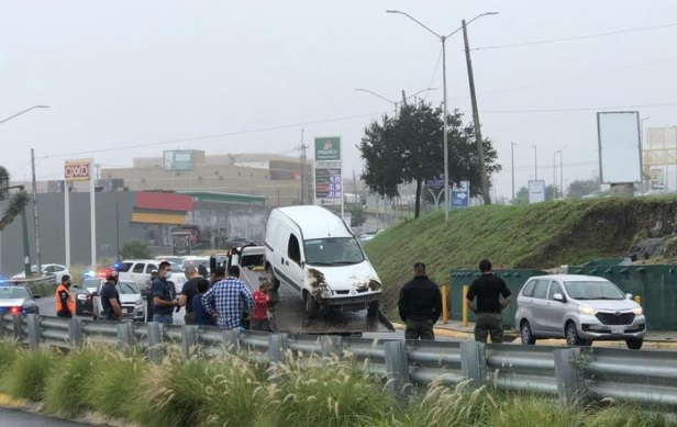 Conductora resulta herida tras choque al norponiente de Monterrey. Foto: Especial.