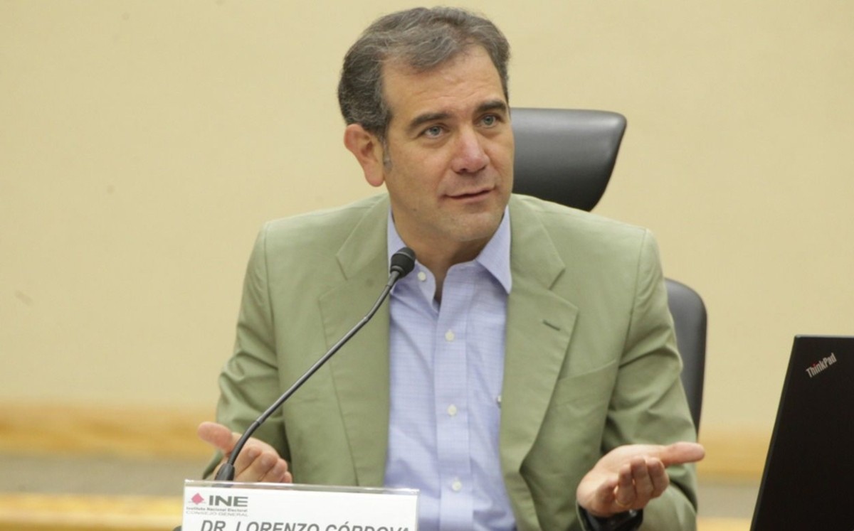 Discusiones entre AMLO y Calderón no definieron registro a México Libre: INE