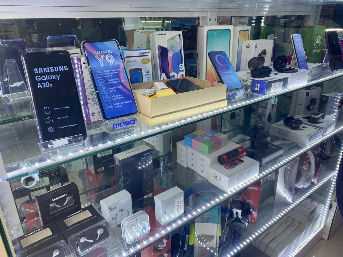 Se disparan ventas de webcam y tabletas en León