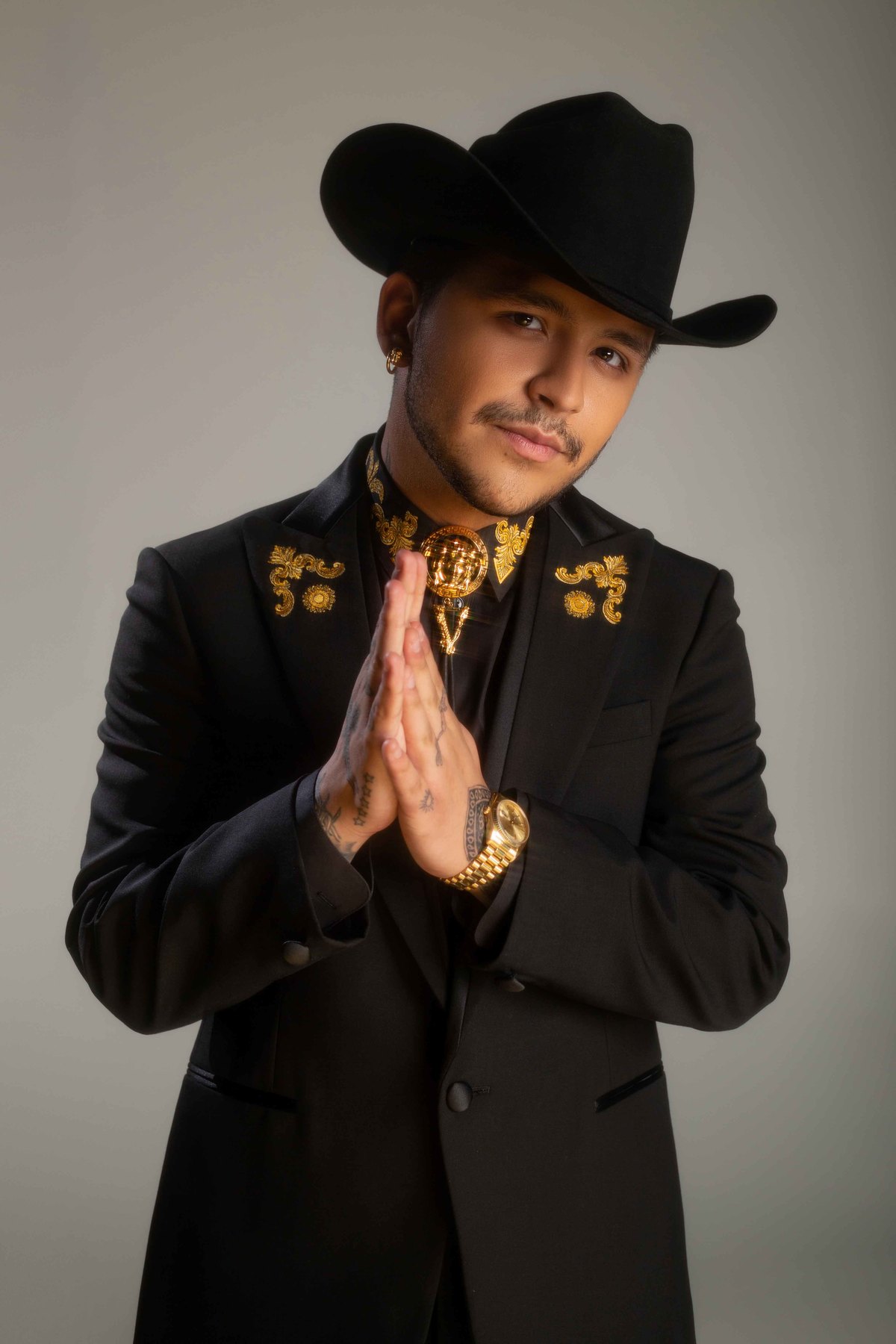 "AYAYAY!" de Christian Nodal cuenta con un total de 13 canciones inéditas (ESPECIAL).