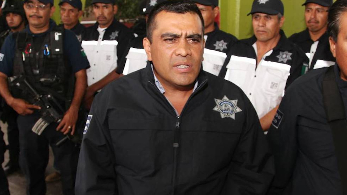 Carlos Gómez Arrieta, acusado de tortura en caso Ayotzinapa, se entrega a la FGR