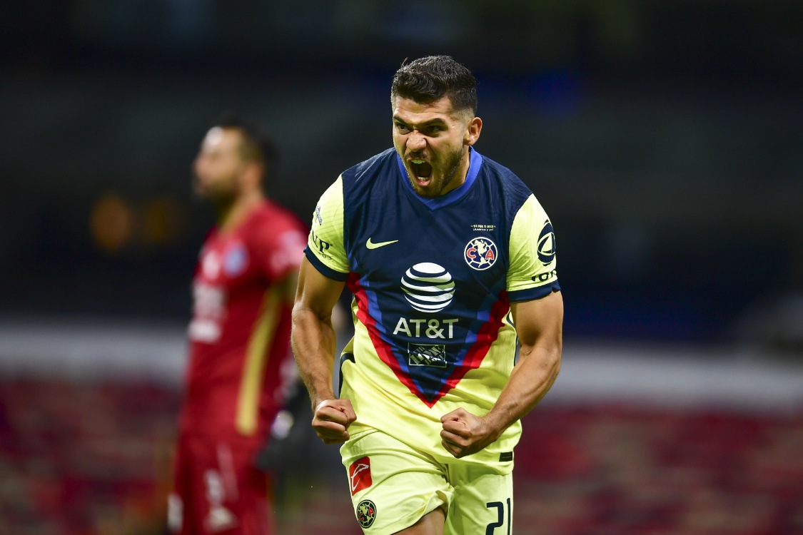 Henry Martin, delantero de América, celebra un gol (Mexsport
