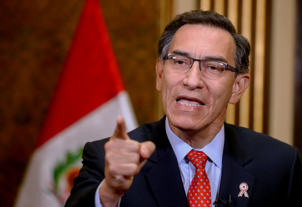 El presidente Martín Vizcarra llegó en medio de una crisis política por la salida de Kuczynsky. (AFP)
