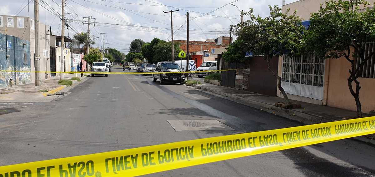 Los transeúntes dieron aviso a las autoridades de un bulto sospechoso arriba de una carreola (Juan Carlos Munguía)