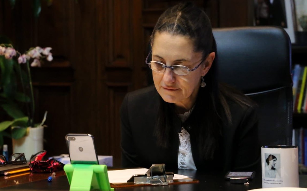 Claudia Sheinbaum ha respondido a las emergencias que han ocurrido en la CdMx a través de su celular. (Tomado de @Claudiashein=