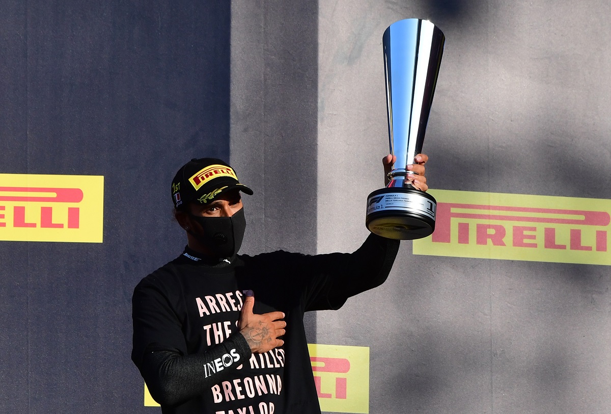 Lewis Hamilton se llevó el Gran Premio de Toscana (Reuters)