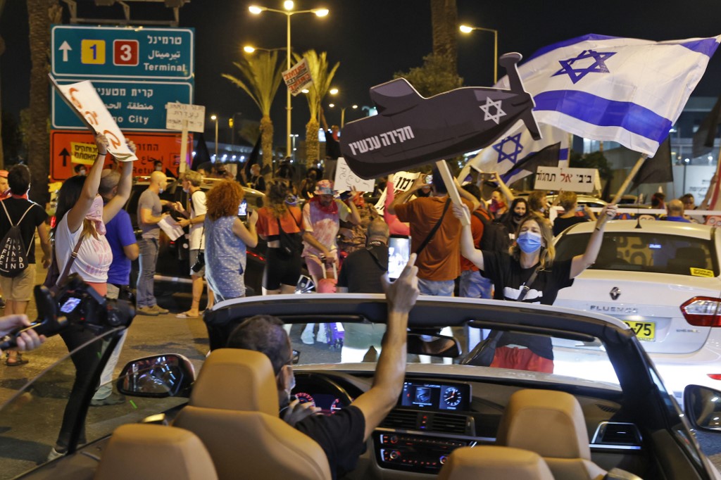 Miles de personas en Israel han salido a las calles para exigir la salida de Benjamin Netanyahu. (AFP)