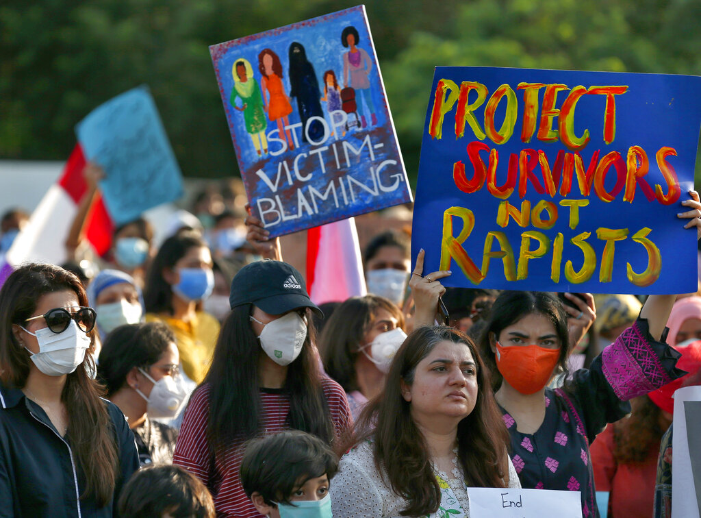 Aunque en Pakistán son escasas las violaciones en grupo, las agresiones sexuales son constantes. (AP)