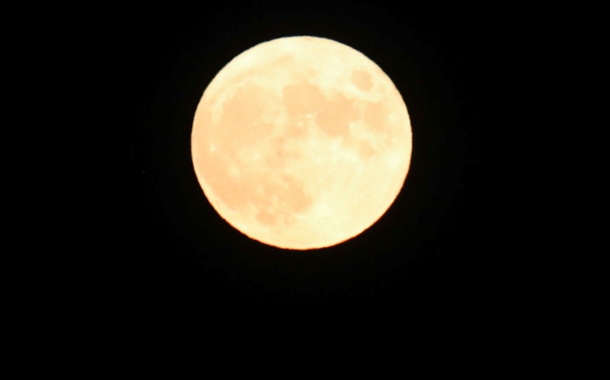 La NASA tiene puesta su atención en nuestro satélite natural. (Reuters)