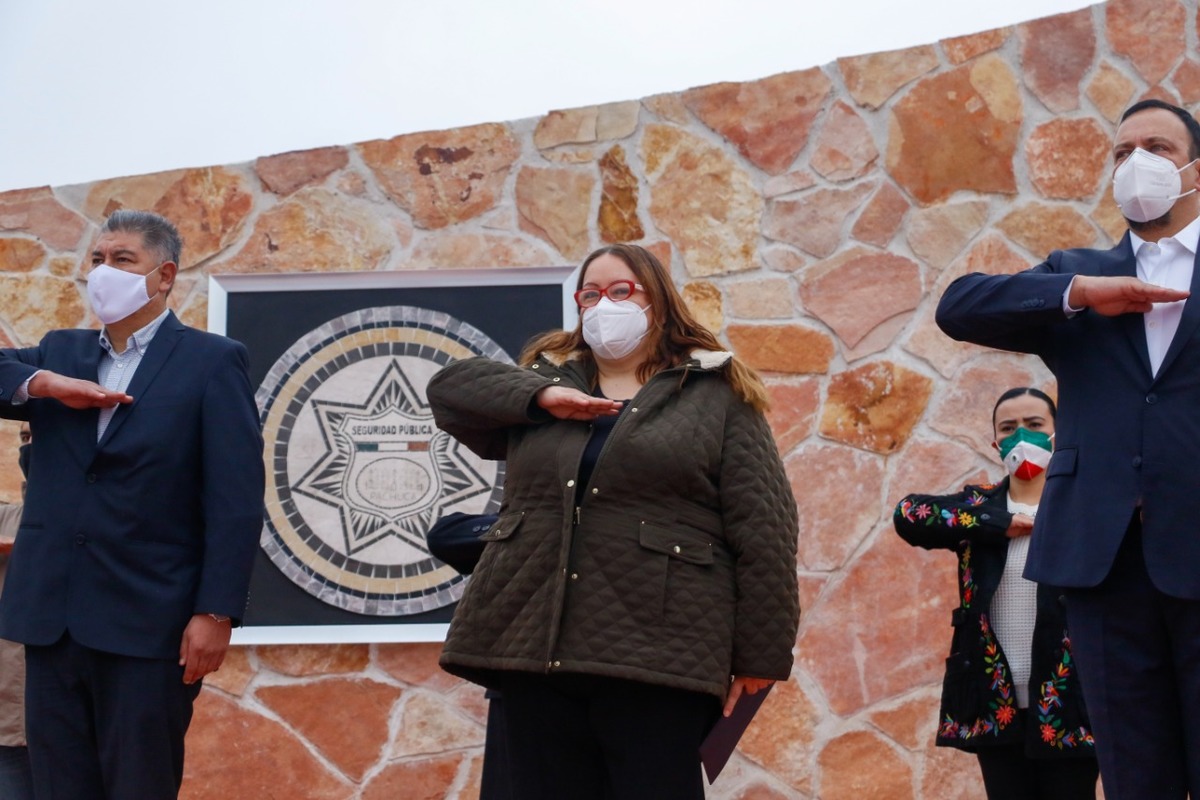 Tania Meza toma protesta a nuevo titular de Seguridad en Pachuca. (Cortesía)