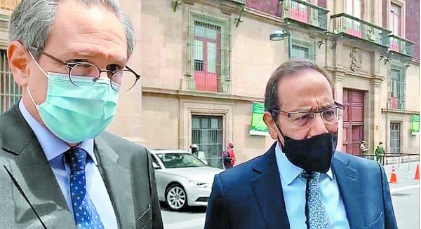 Los líderes empresariales salen de la sede presidencial. Pedro Domínguez