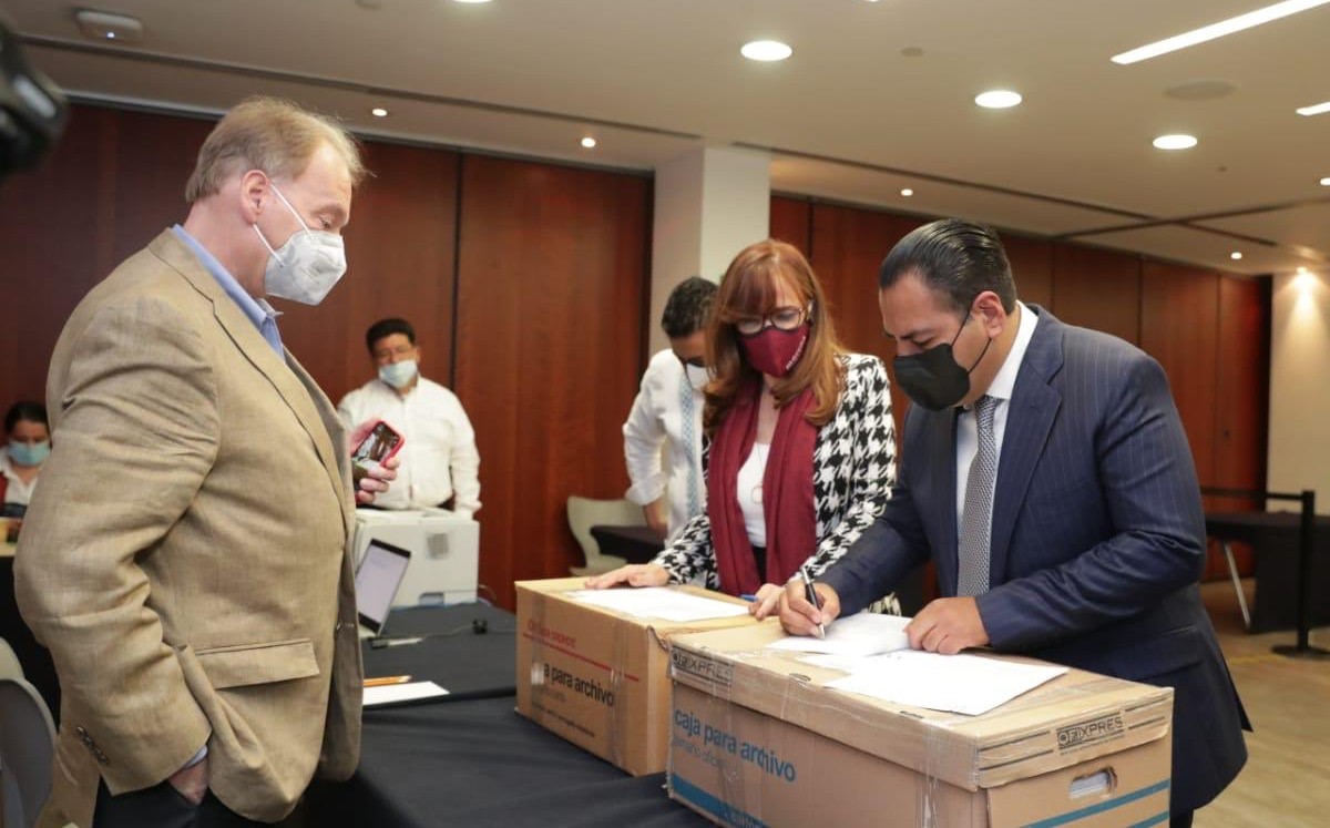 La morenista dijo que en las próximas horas se entregarán más firmas de otras entidades de país. (@ramirezlalo_)