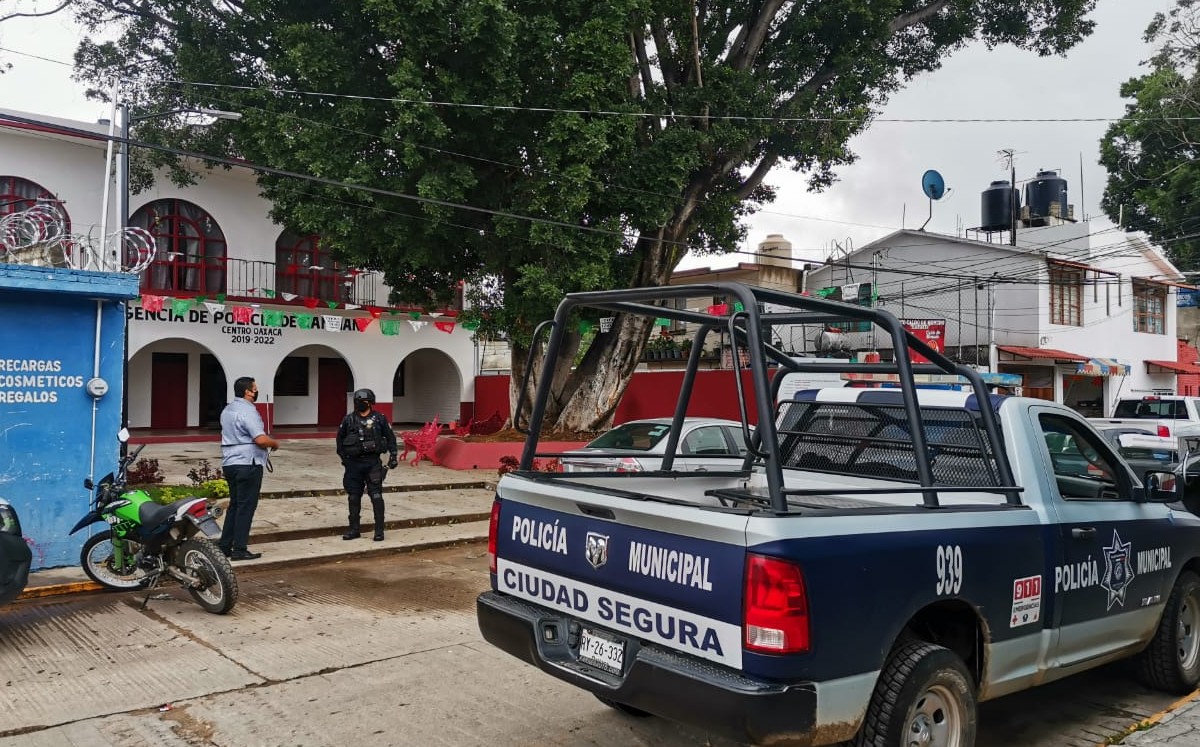 La policía realizará llamados a la población para mantener la sana distancia. (@MunicipioSeguro)