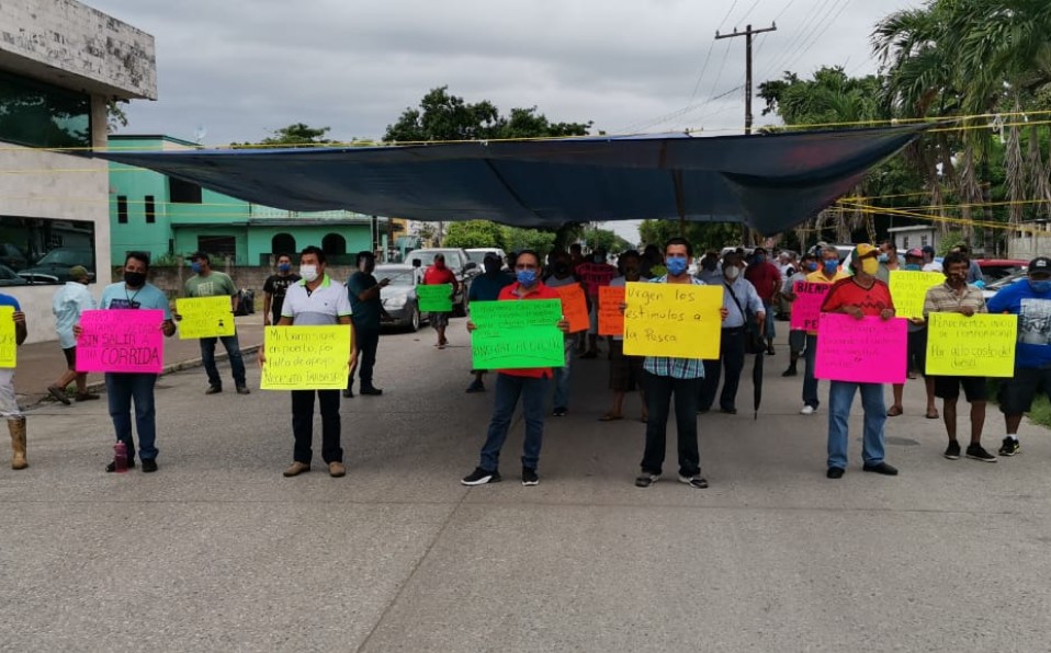 Protestan pescadores