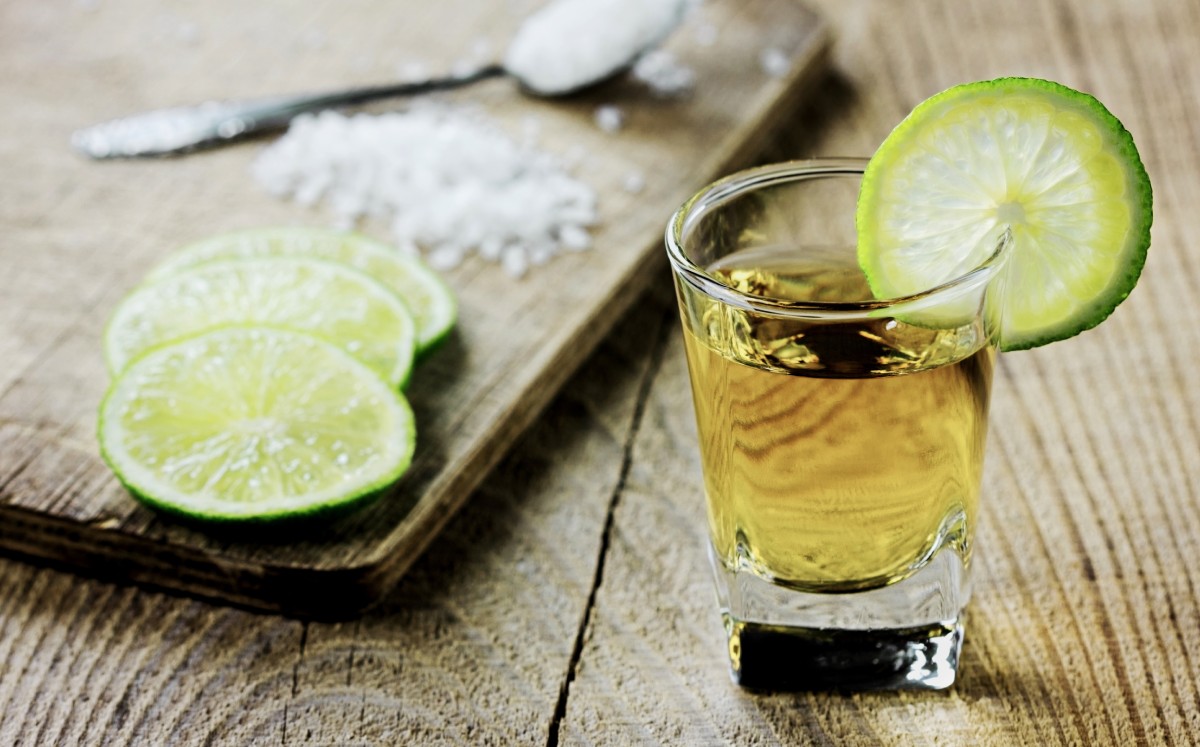 El tequila una bebida orgullosamente mexicana que ha sido capaz de conquistar a los paladares más exigentes del mundo. Foto: (Shuttertocks)