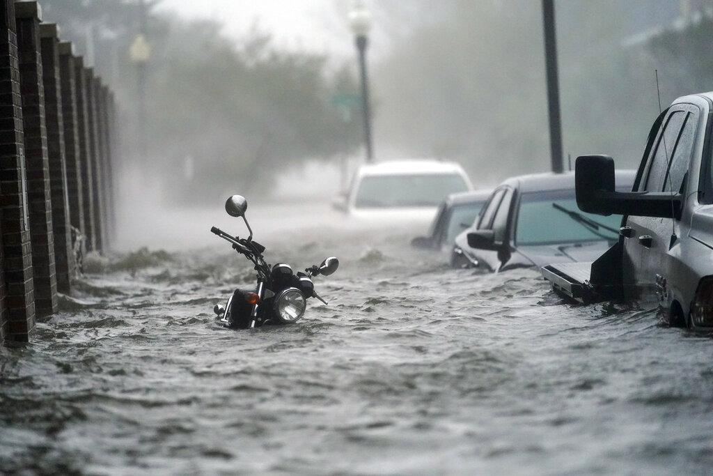Sally, que se formó al sur de Florida, produjo intensas lluvias durante el fin de semana. (AP)