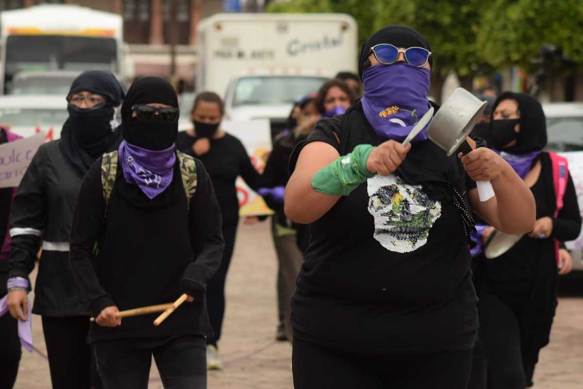 Contingente de mujeres durante la marcha contra los feminicidios. (Francisco Villeda)