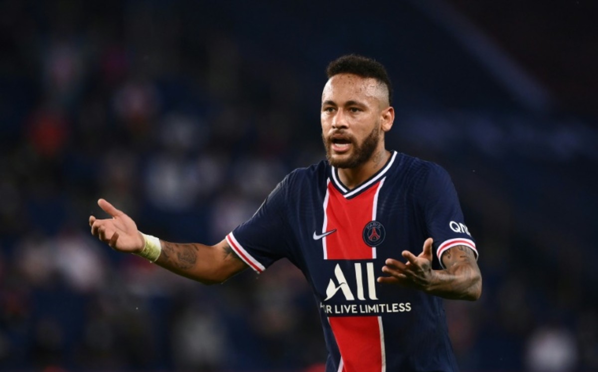 Neymar es suspendido dos partidos por trifulca con Álvaro González (AFP)
