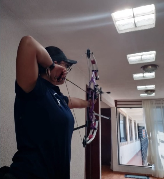 Arquera de la UNAM logra actuación casi perfecta en torneo en línea