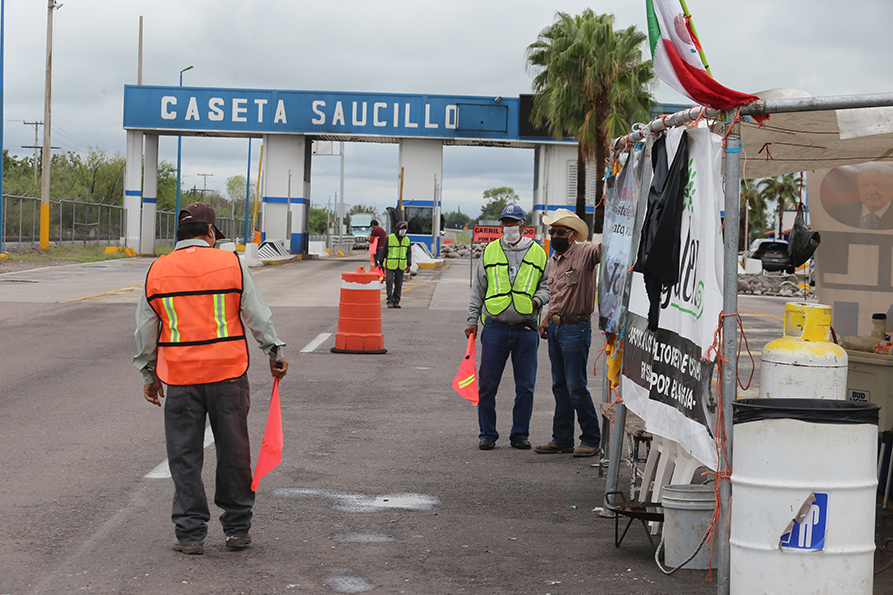 Desde hace una semana, la presa La Boquilla es resguardada por agricultores.