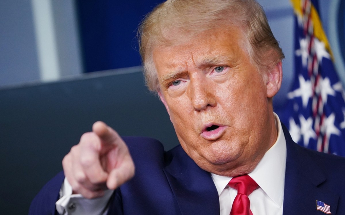 Donald Trump amenaza con penalizar a México