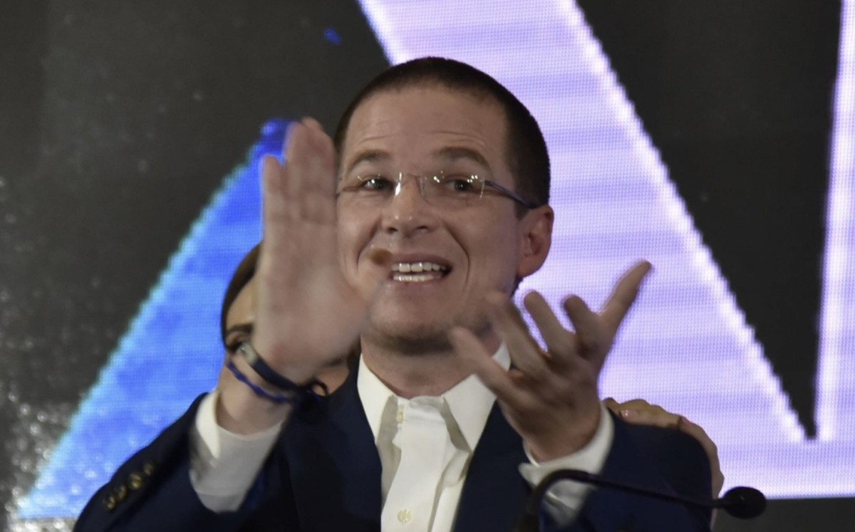 Juez desecha demanda de Ricardo Anaya contra Emilio Lozoya por daño moral