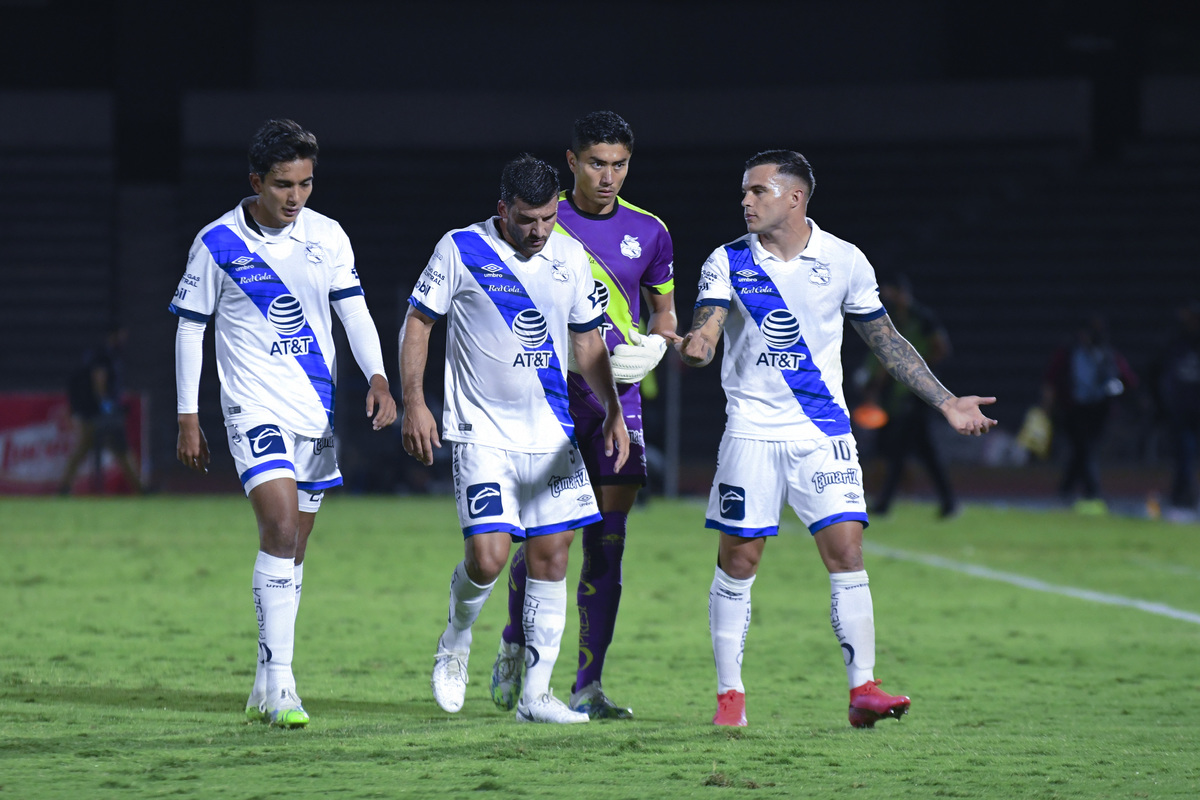 Jugadores del Club Puebla en partido. (Agencia Enfoque)
