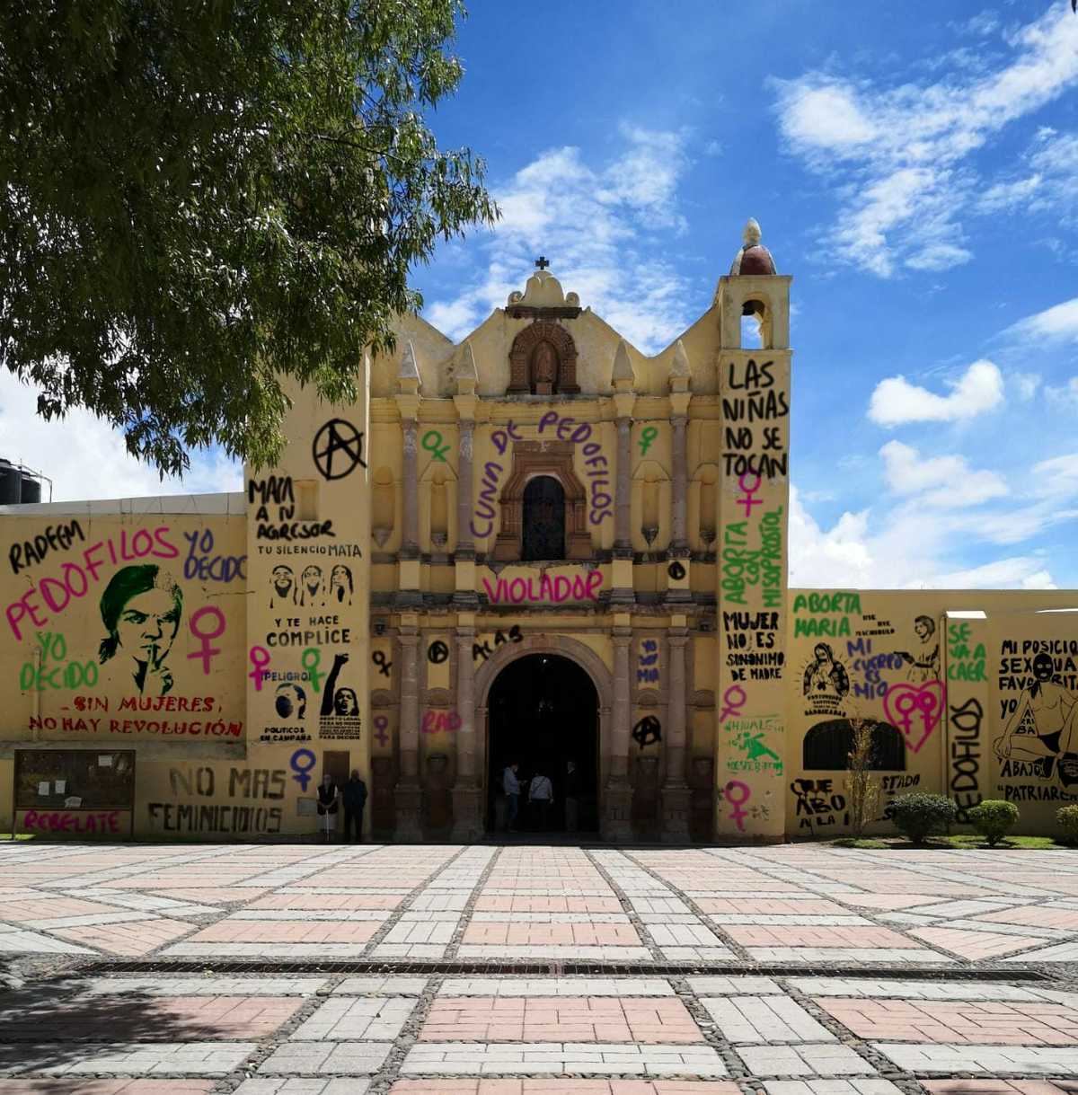 Pinta virtual contra los femicidios en la parroquia de Tlaxcoapan. (Tomada de Facebook)