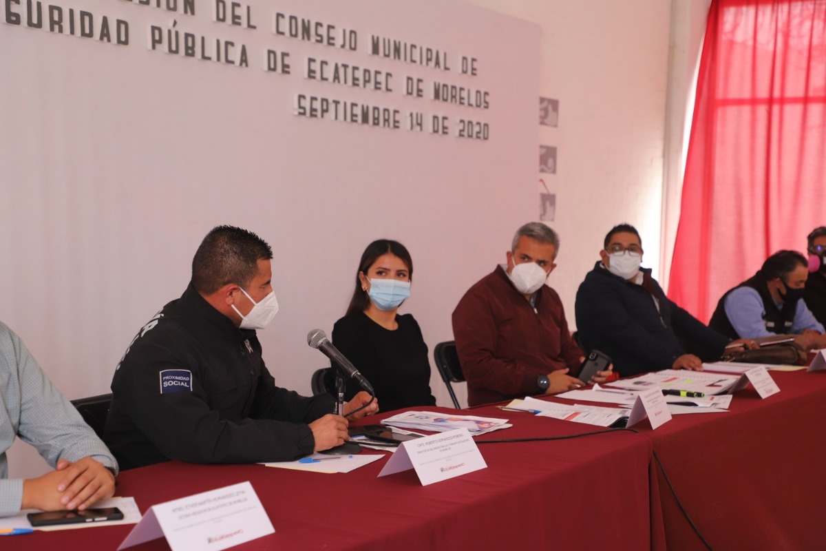 En la reunión el aclade dijo que trabajarán en estrategias de seguridad que disminuyan los índices delictivos en el municipio. (Especial)