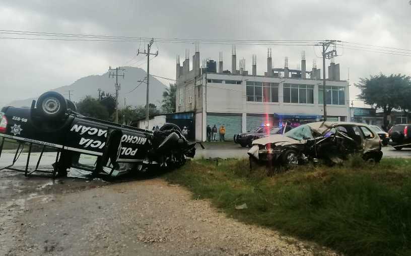 En Michoacán, choque entre patrulla y auto particular deja dos muertos ...
