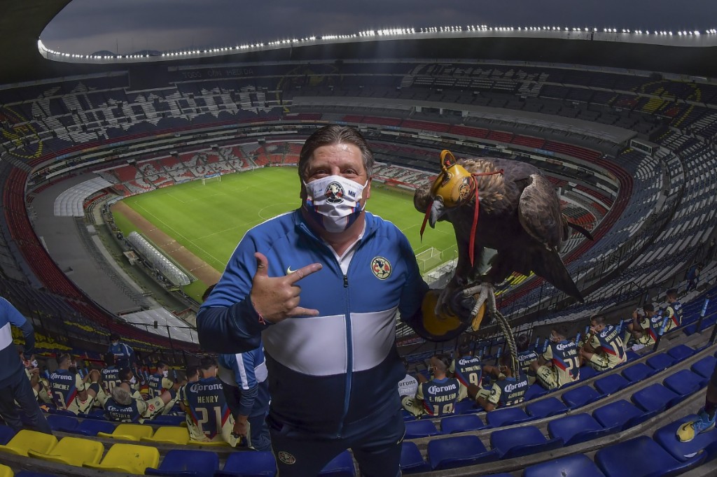 Miguel Herrera en el estadio Azteca (Mexsport)
