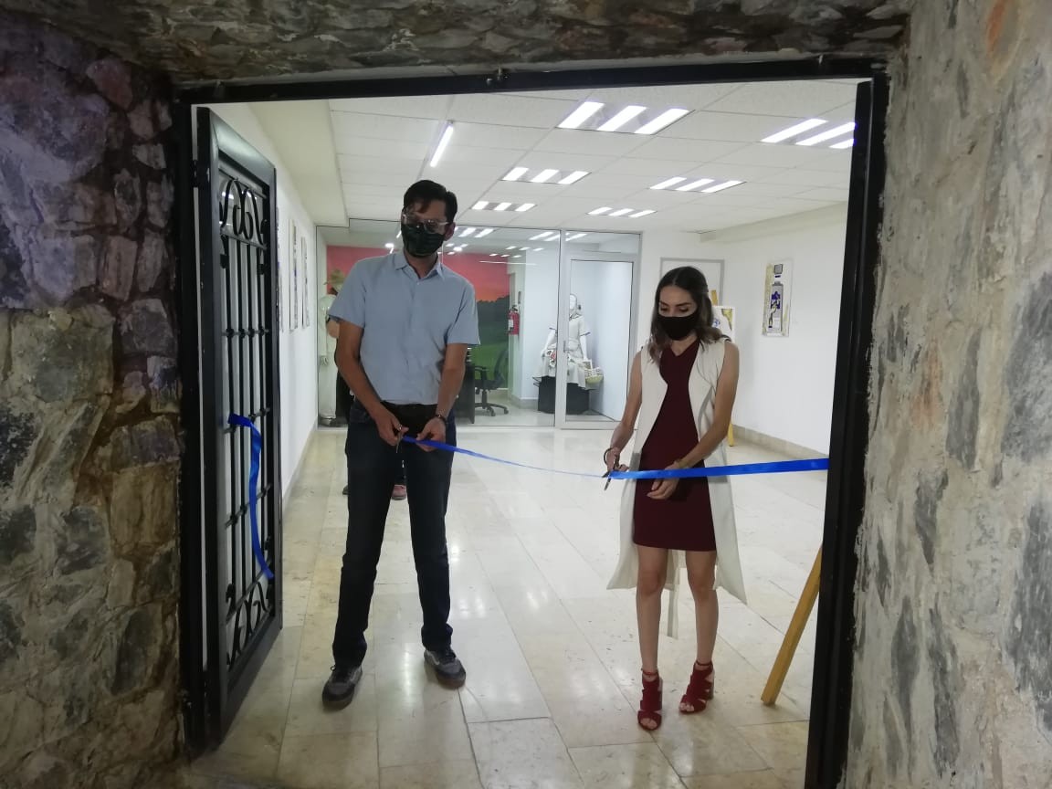 El director de Cultura Elías Agüero acompañó a la lagunera Soraya González. (Jorge Maldonado)