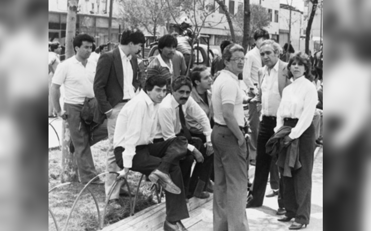 Enrique Burak tras el sismo de México en 1985 (Instagram @enriqueburak)