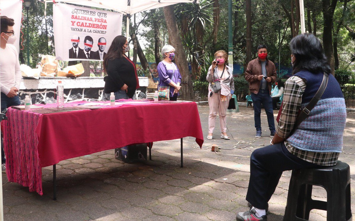 Morena recaba firmas. (Cortesía)