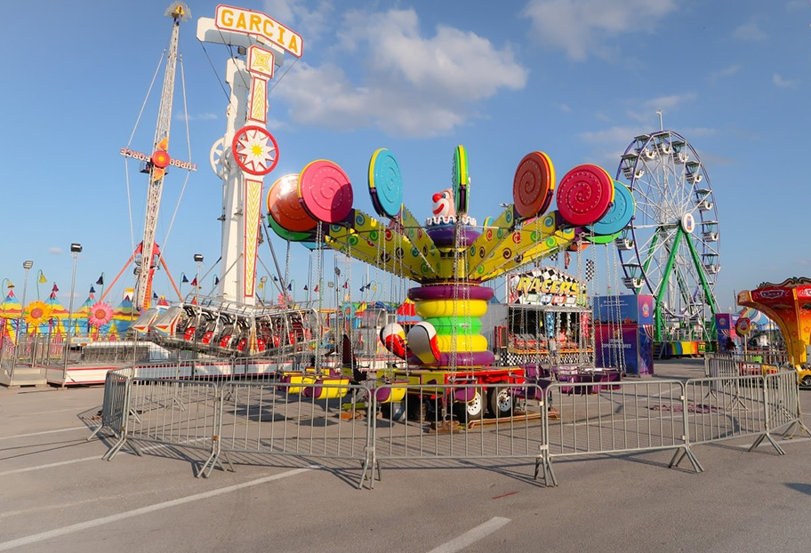 Instalan parque de diversiones en la Feria de Torreón. (Cortesía Facebook)