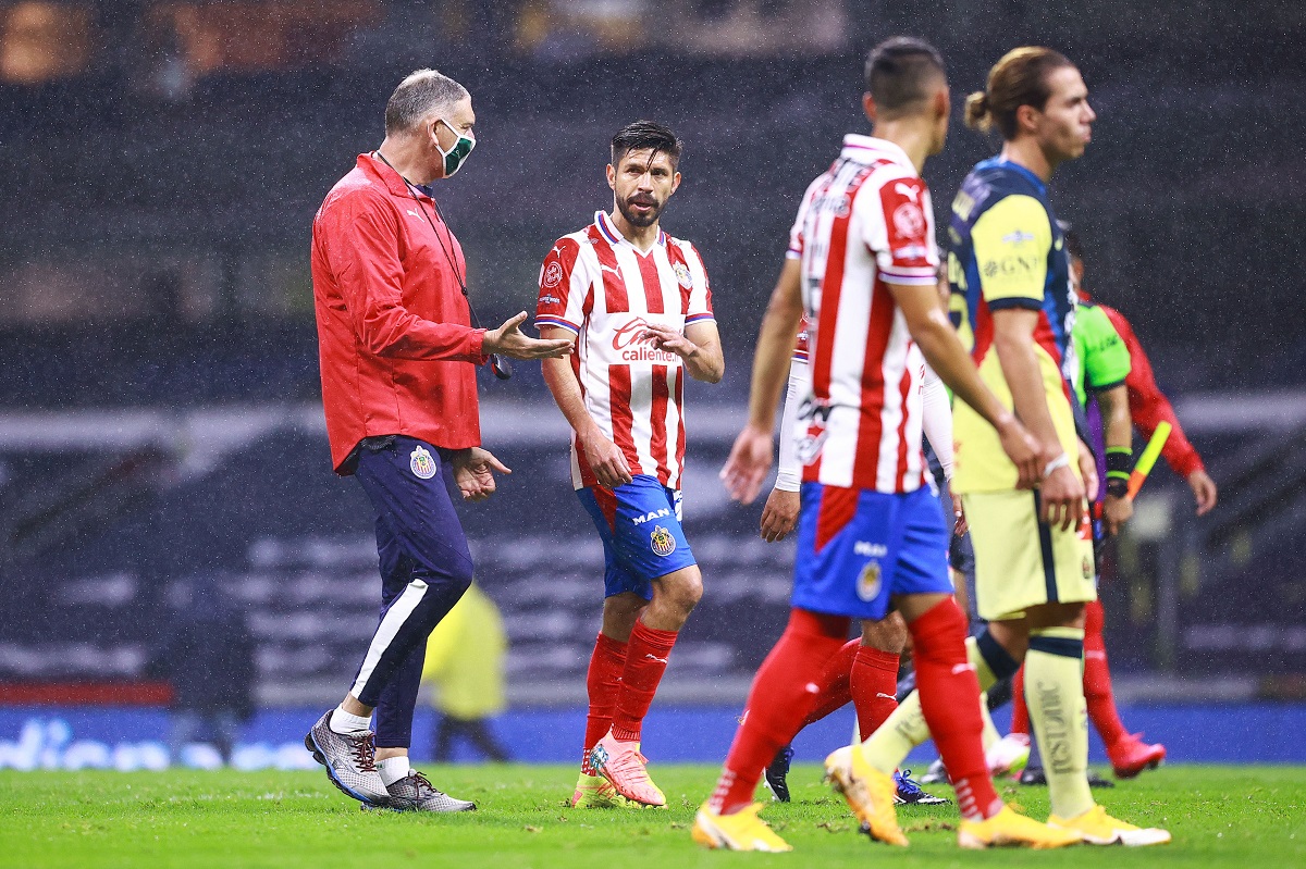 Oribe Peralta durante el Clásico Nacional entre América y Chivas (Imago7)
